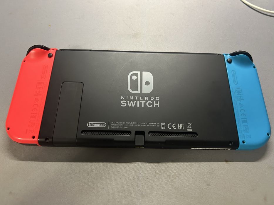 Nintendo Switch V2 - pełny zestaw + etui