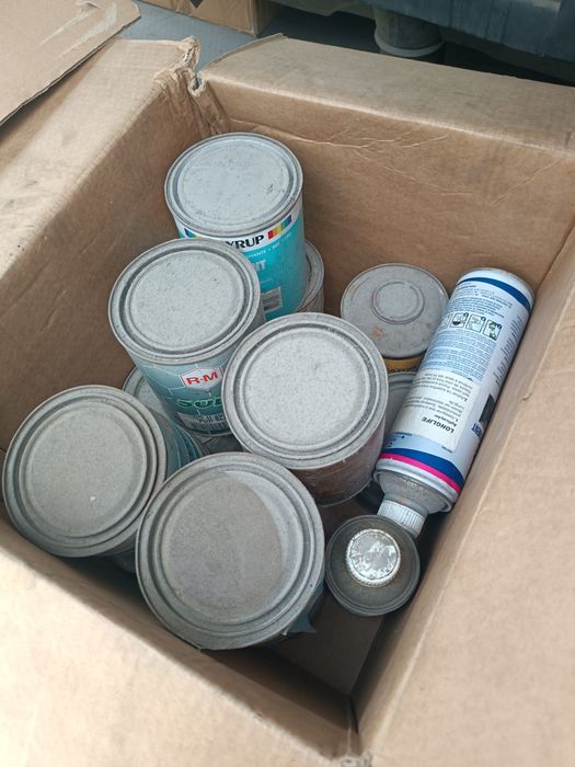 Várias tintas para automóveis ou outra cois