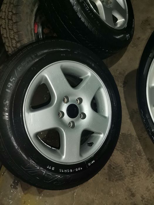 Диски з шинами r15