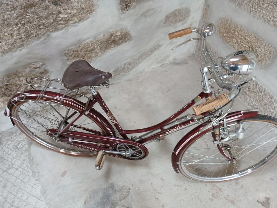 Pasteleira YeYe Luxo Restaurasa