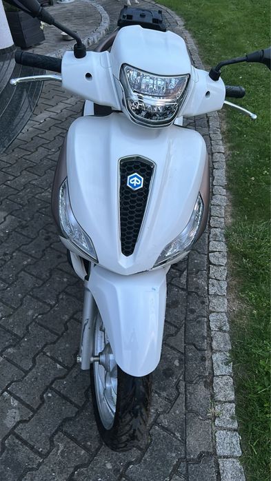 Skuter 125cm Piaggio 2021r