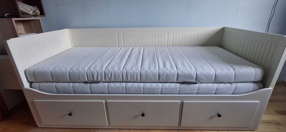 Leżanka Hemnes + dwa materace
