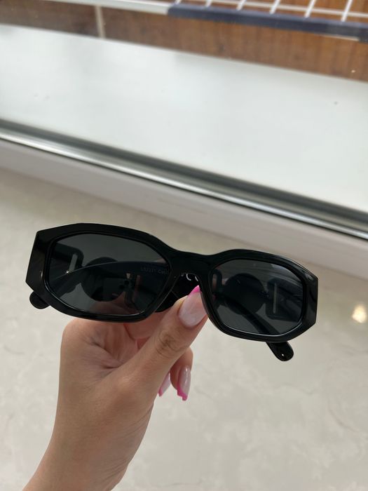 Жіночі сонцезахисні окуляри versace