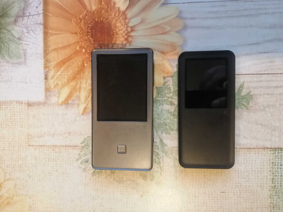iRiver E30 iRiver E153