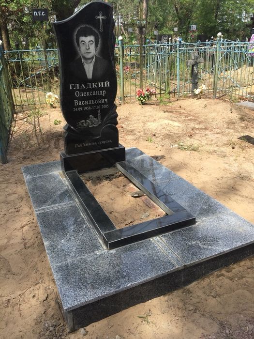 Памятники ,плитка