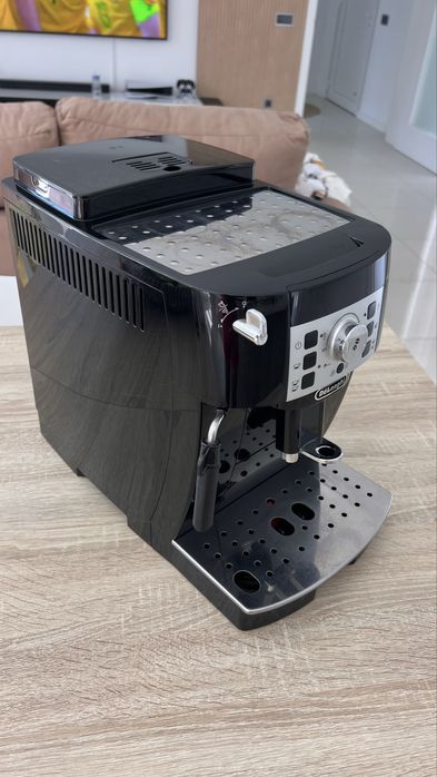 Maquina Café Delonghi Magnifica S Preta