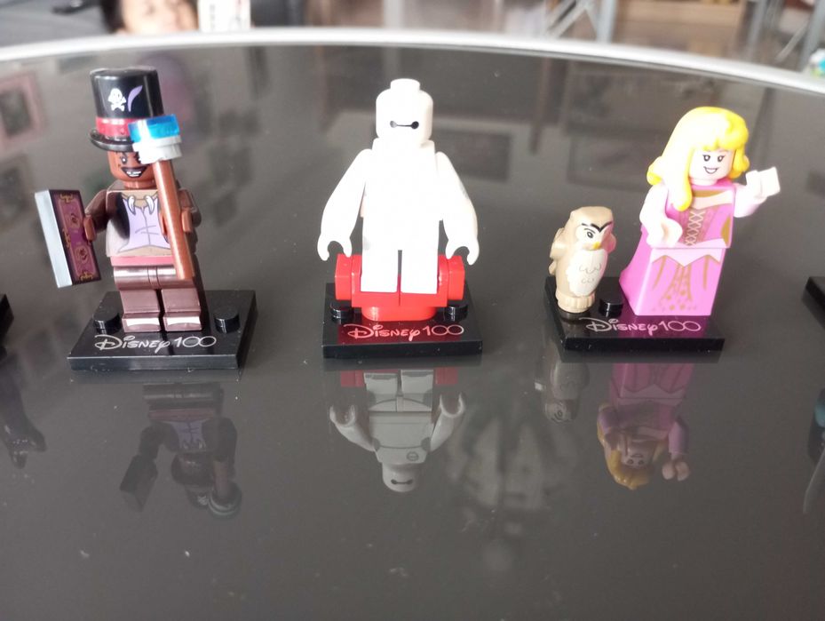 Minifigura tipo Lego Disney 100
