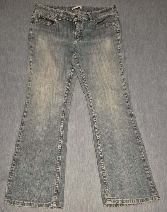 Damskie jeansy dzwony
