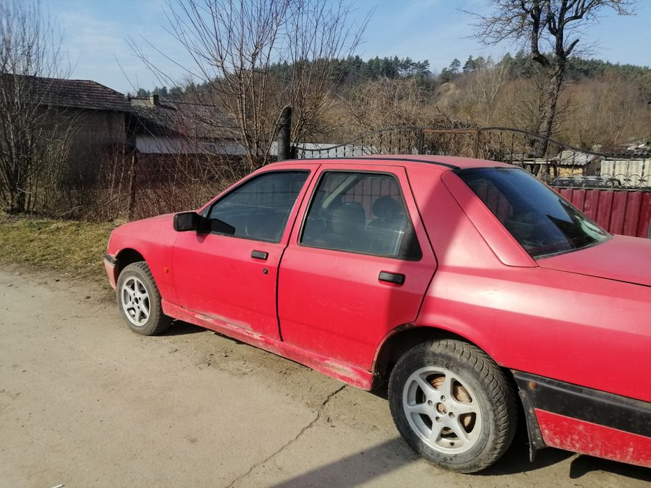 Ford Sierra 1990 року 1.6 бензин на ходу
