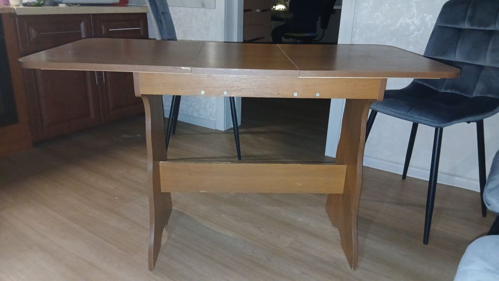 Кухоний стіл 100 на 60 в розкладеному  варіанті 120