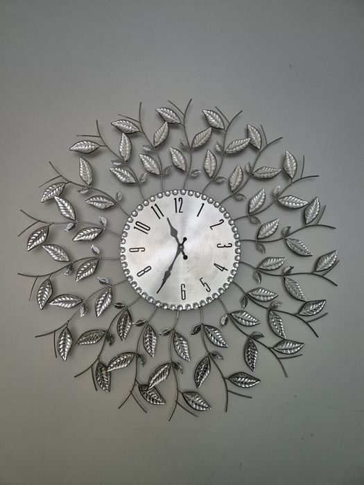 Piekny zegar ścienny