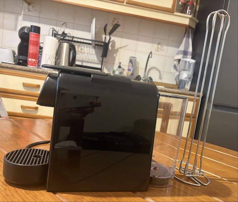 Nespresso Essenza Mini Preta – Excelente Estado