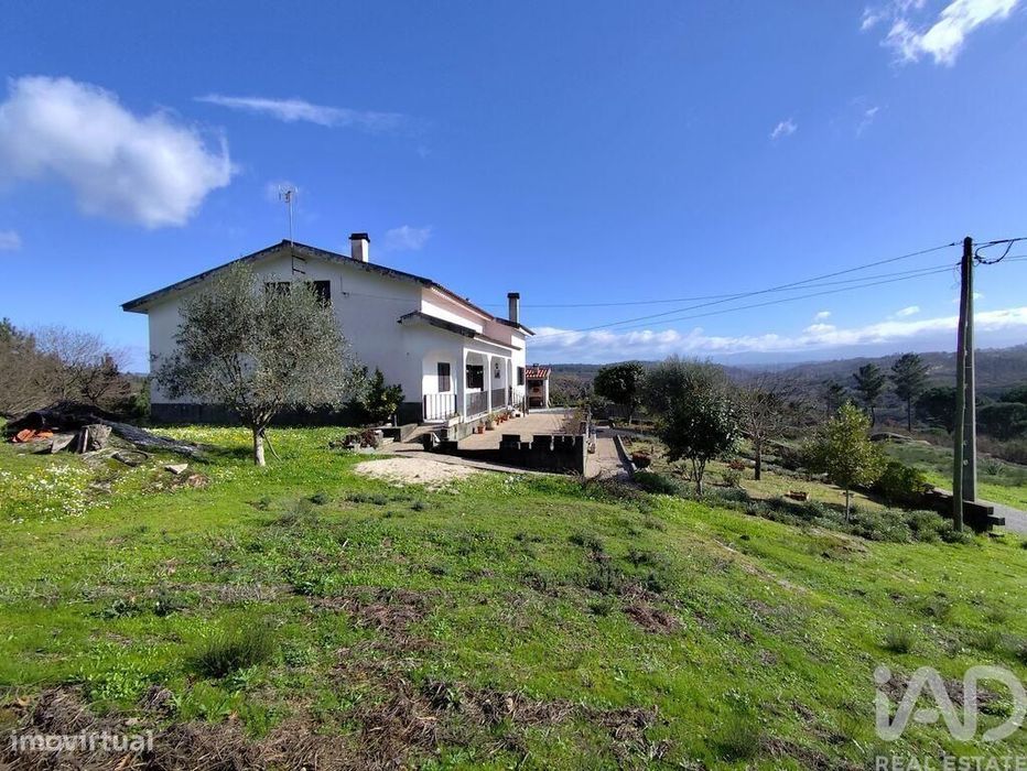 Quinta T4 em Midões de 171,39 m2