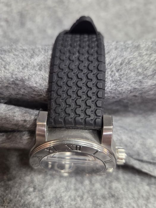 Zegarek Corum Romvlvs