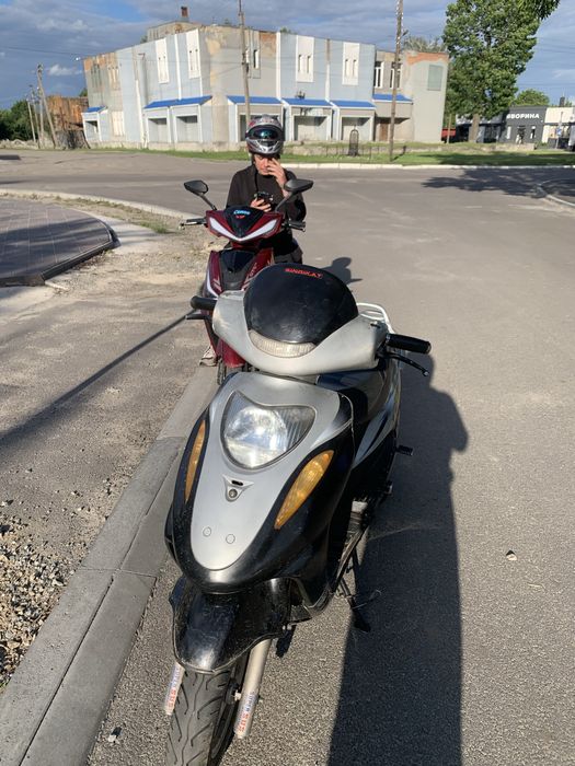 Продам скутер 4 т