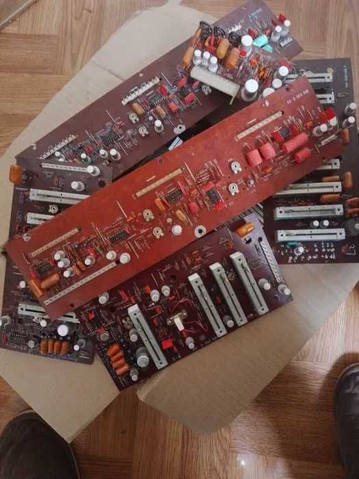 Плати електронні