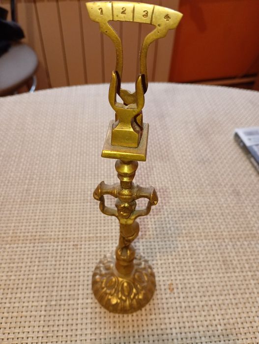 Antyczna figurka z mosiądzu