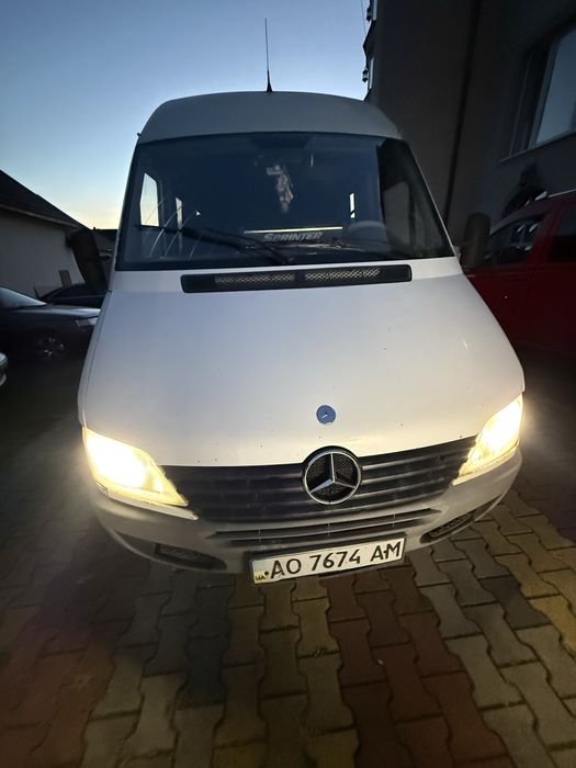Mercedes Sprinter 2002 року випуску 313 2.2 дизель