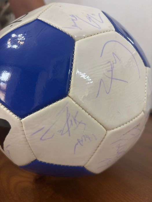 Bola assinada pelo plantel do Porto 2009/2010