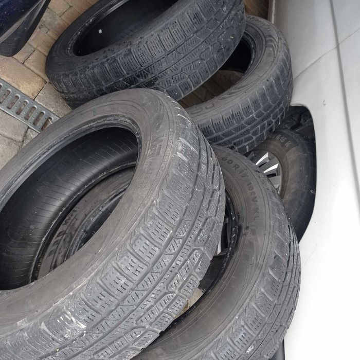 Pneus Nokian 215/60/R17