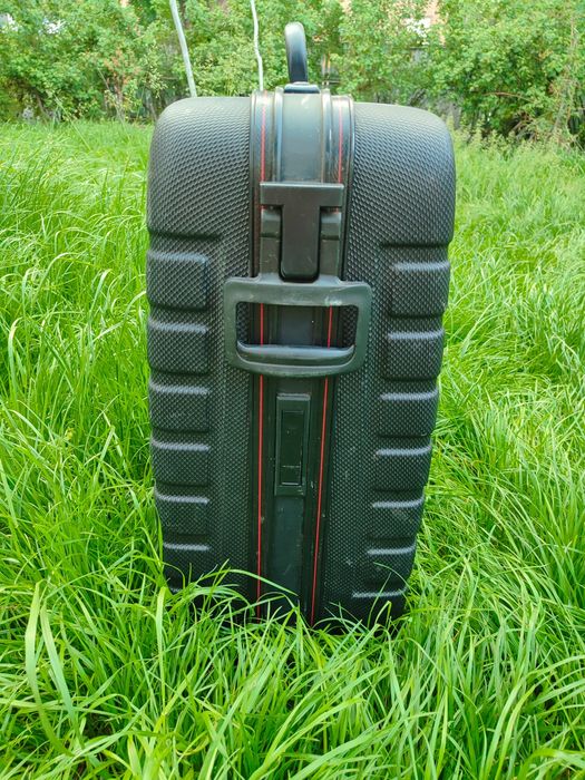 Чемодан Dario, на колесах