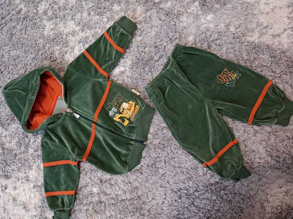 Nowy dres welurowy r. 74