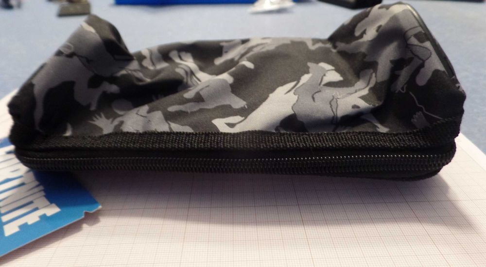 Estojo escolar Fortnite Novo/com etiqueta (Z55)