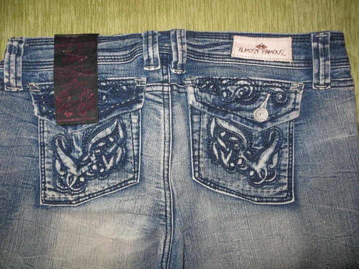 Новые джинсовые капри-скинни Almost Famous. Размер 9.