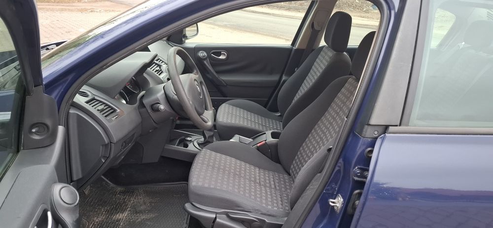 Ładna zadbana Megane z silnikiem 1.6 o mocy 112KM,  stan bdb.