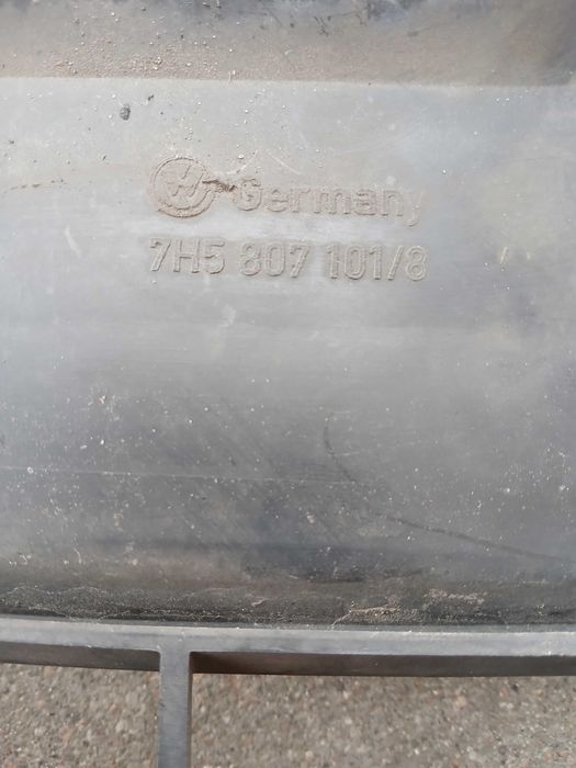Grill VW Transporter T5 Caravelle  7H5 atrapa