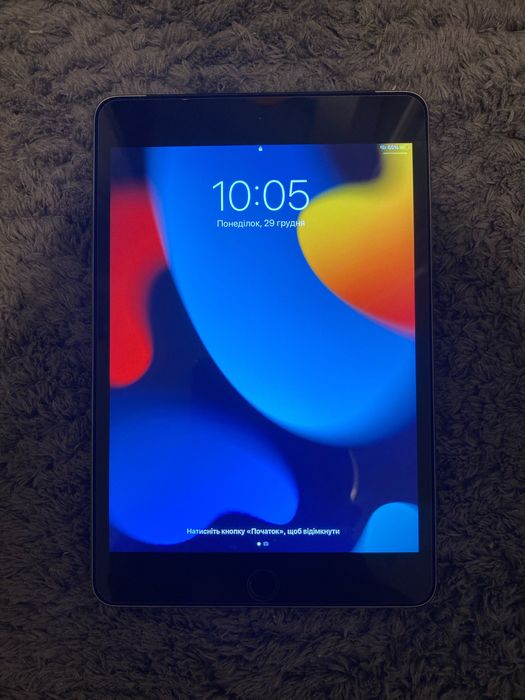 iPad mini 4 dobrym stanie.