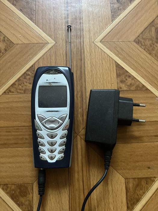 Телефон Nokia CDMA 3587i с выдчижной антенной  редкий