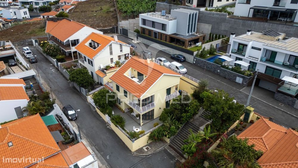 Moradia Geminada T3+sótão no Funchal - Ilha da Madeira