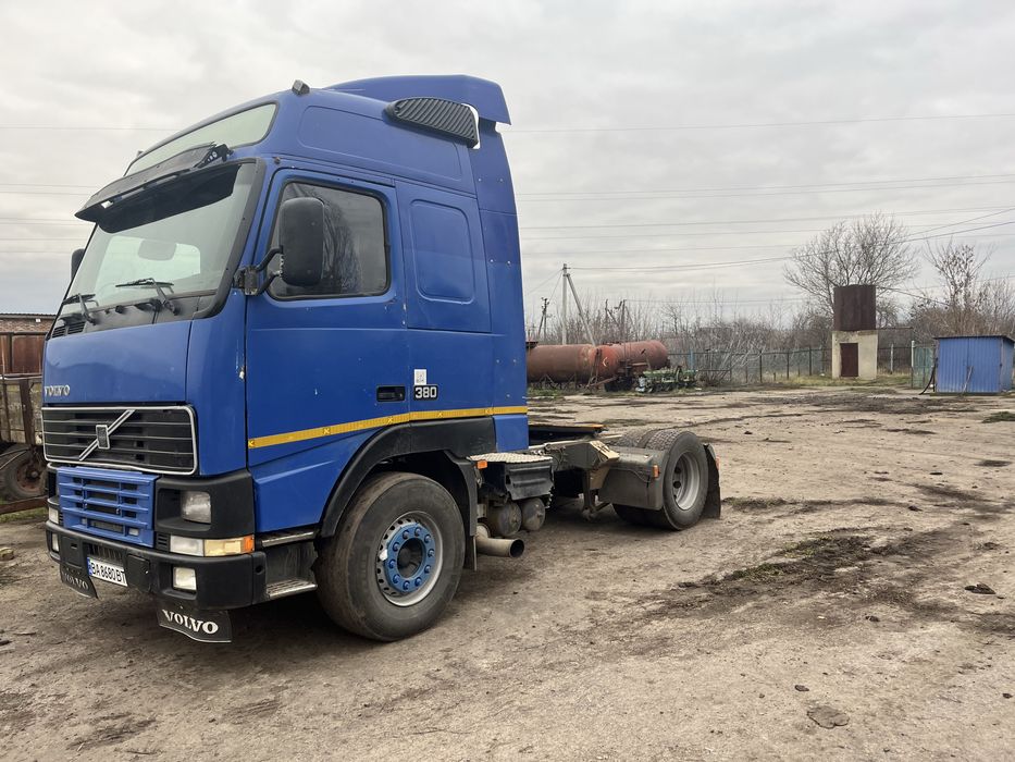 Продам тягач вольво