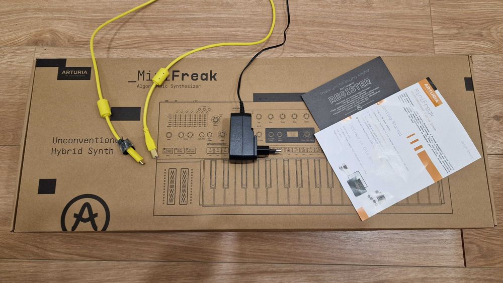 Arturia MiniFreak como novo + 300 patches premium