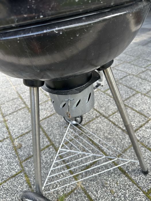 Grill węglowy okrągły