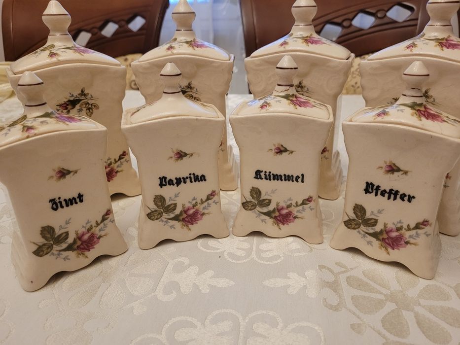 Bolesławiecka przedwojenna ceramika, pojemniki na przyprawy Bunzlau