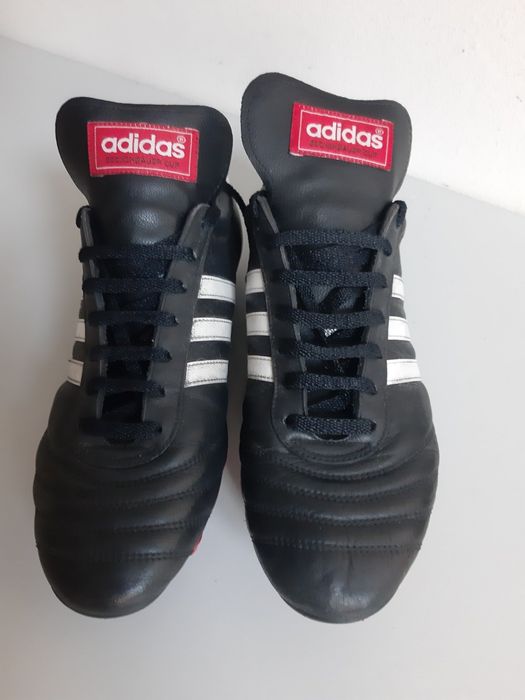 Професиональные бутсы adidas