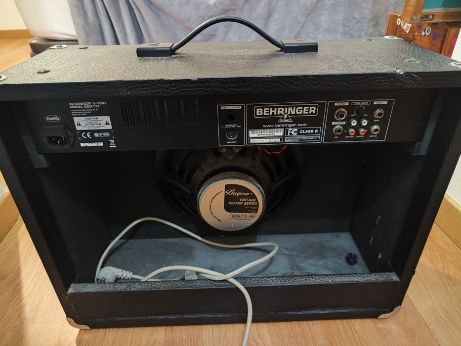 Amplificador Guitarra  Behringer V-tone GMX112.