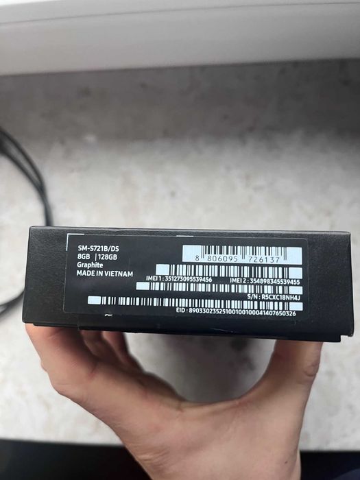 Samsung S24FE używany bateria 100%