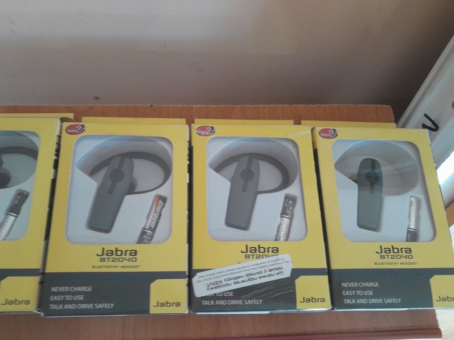 Продам блютуз гарнитуры новые Jabra BT2040
