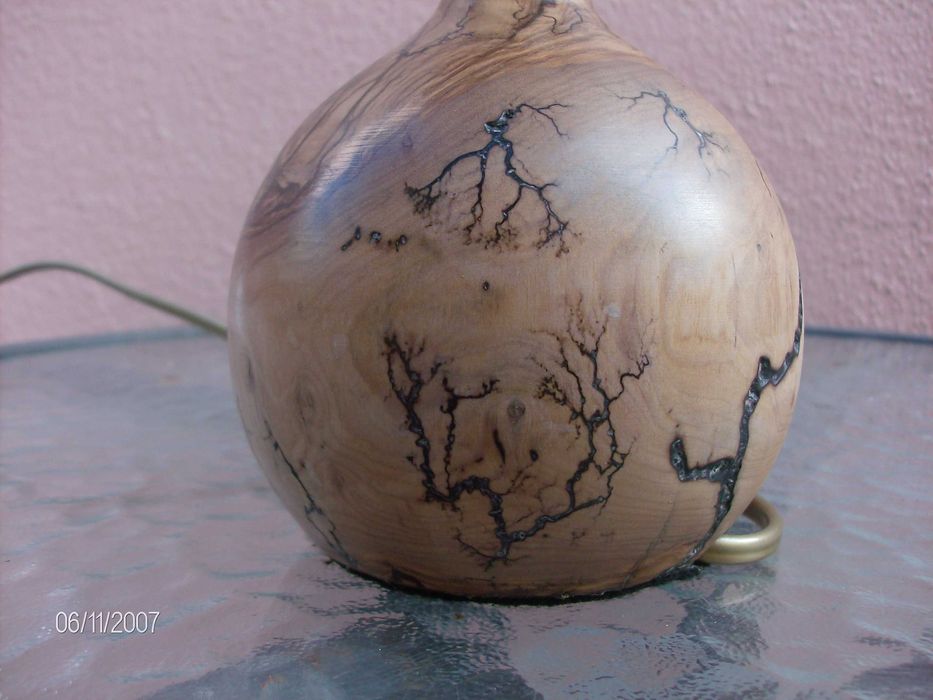 Candeeiro rustico em oliveira