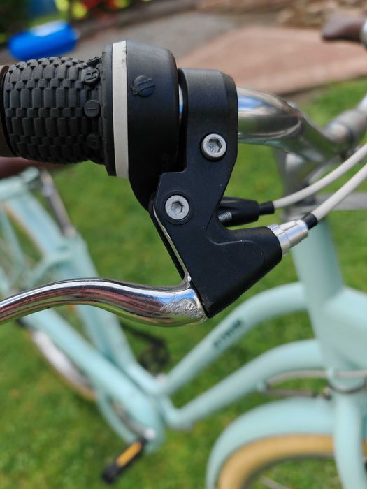 rower damski B"TWIN  bardzo ładny