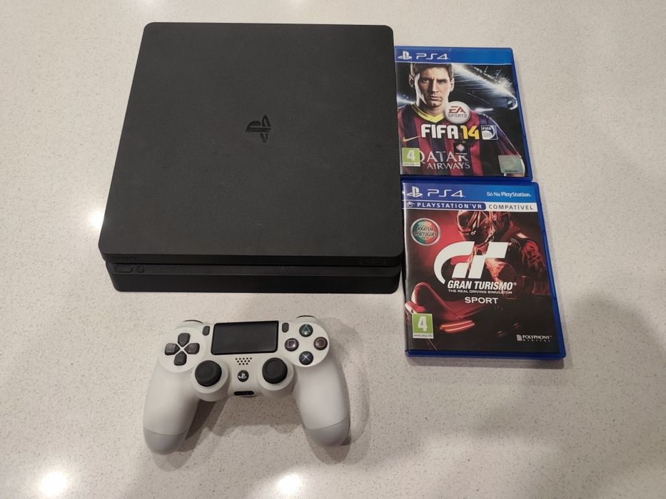 PS4 Slim 1T  + comando e jogos