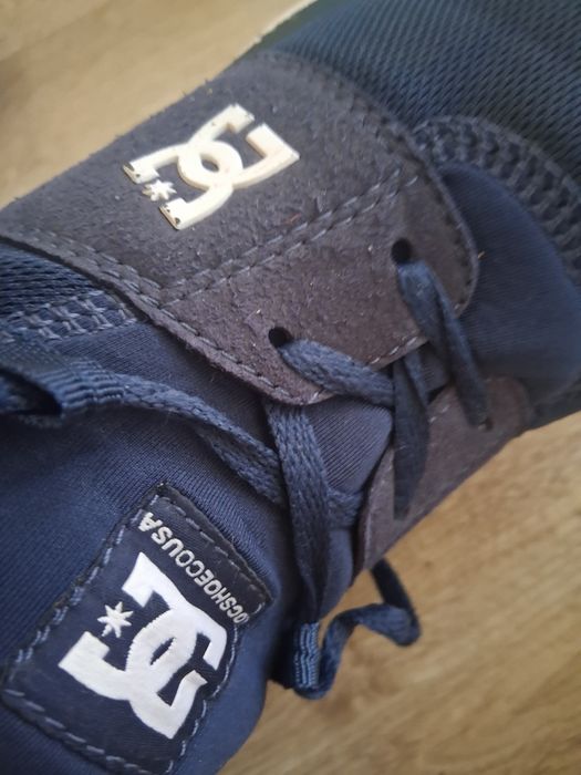 Ténis DC shoes Azul, bem estimados,tecido  respirável