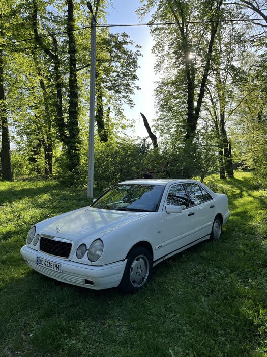 Продам Mercedes 210