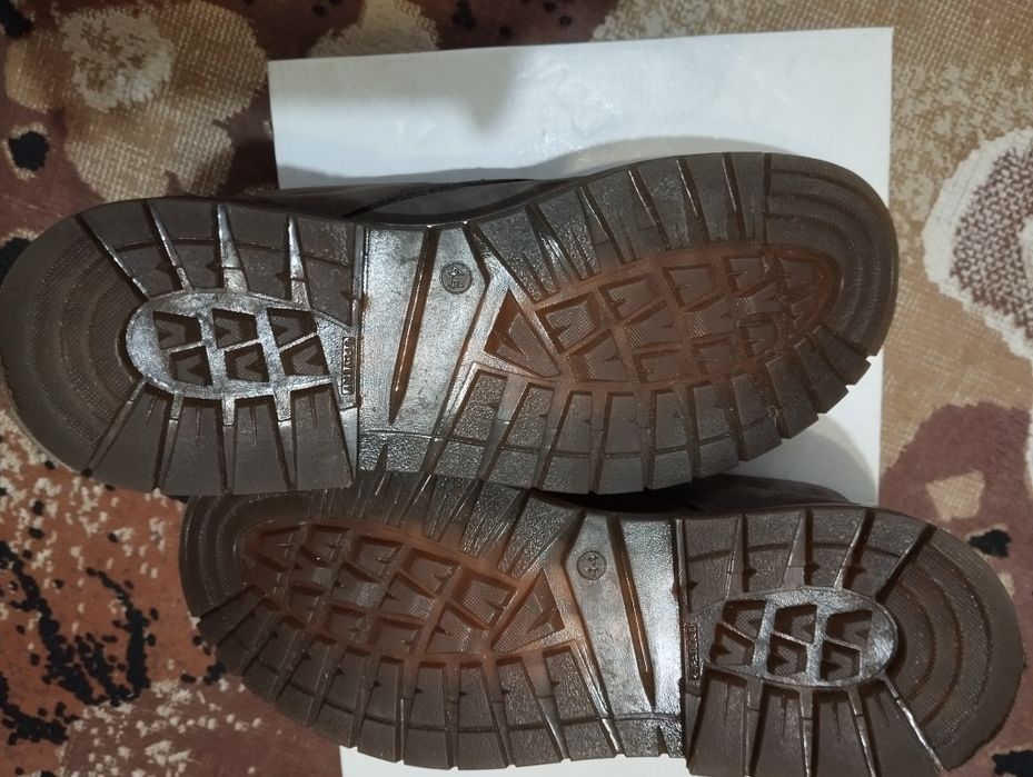 Чоловічі ботинки 44 розміру
