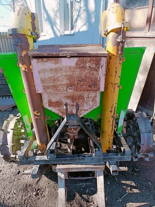 Картоплесаджалка