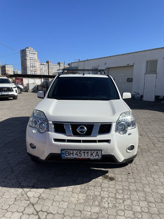 Nissan X-Trail 2011 года, 2.0 бензин