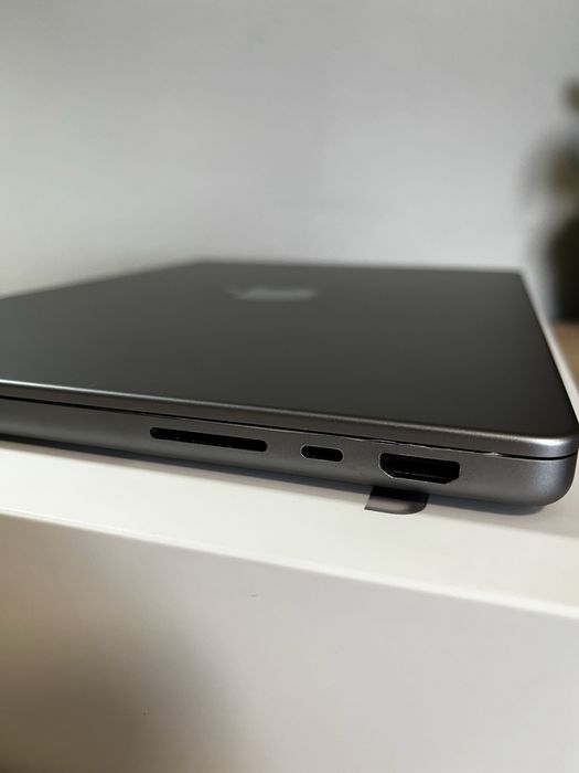MacBook Pro 14” 2021 M1 Pro 16GB RAM 512GB SSD Space Gray